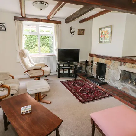 Holiday home Lyndale *